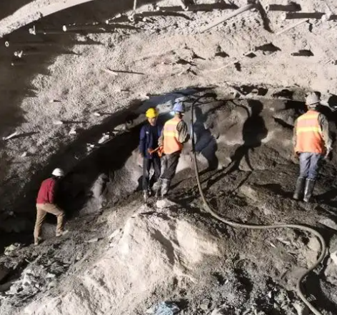 南皮拱顶带模注浆料的施工流程及注意事项